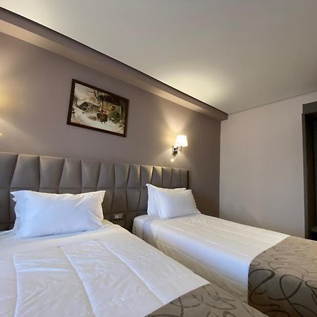 Doanesia Premium Hotel & Spa Tirana Exterior photo