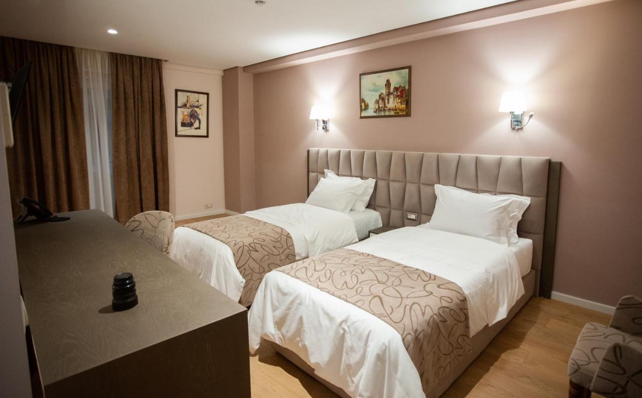 Doanesia Premium Hotel & Spa Tirana Exterior photo