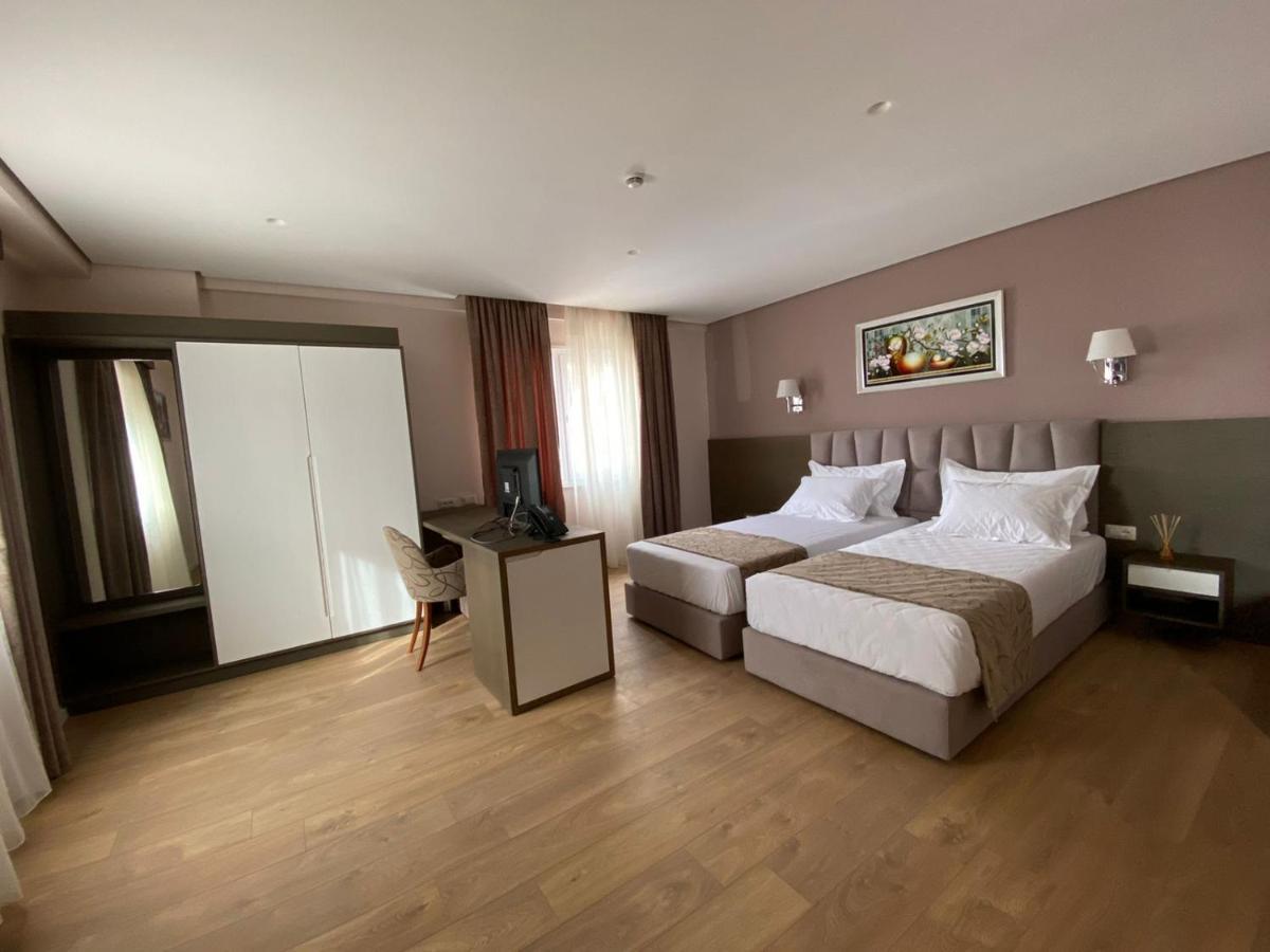 Doanesia Premium Hotel & Spa Tirana Exterior photo