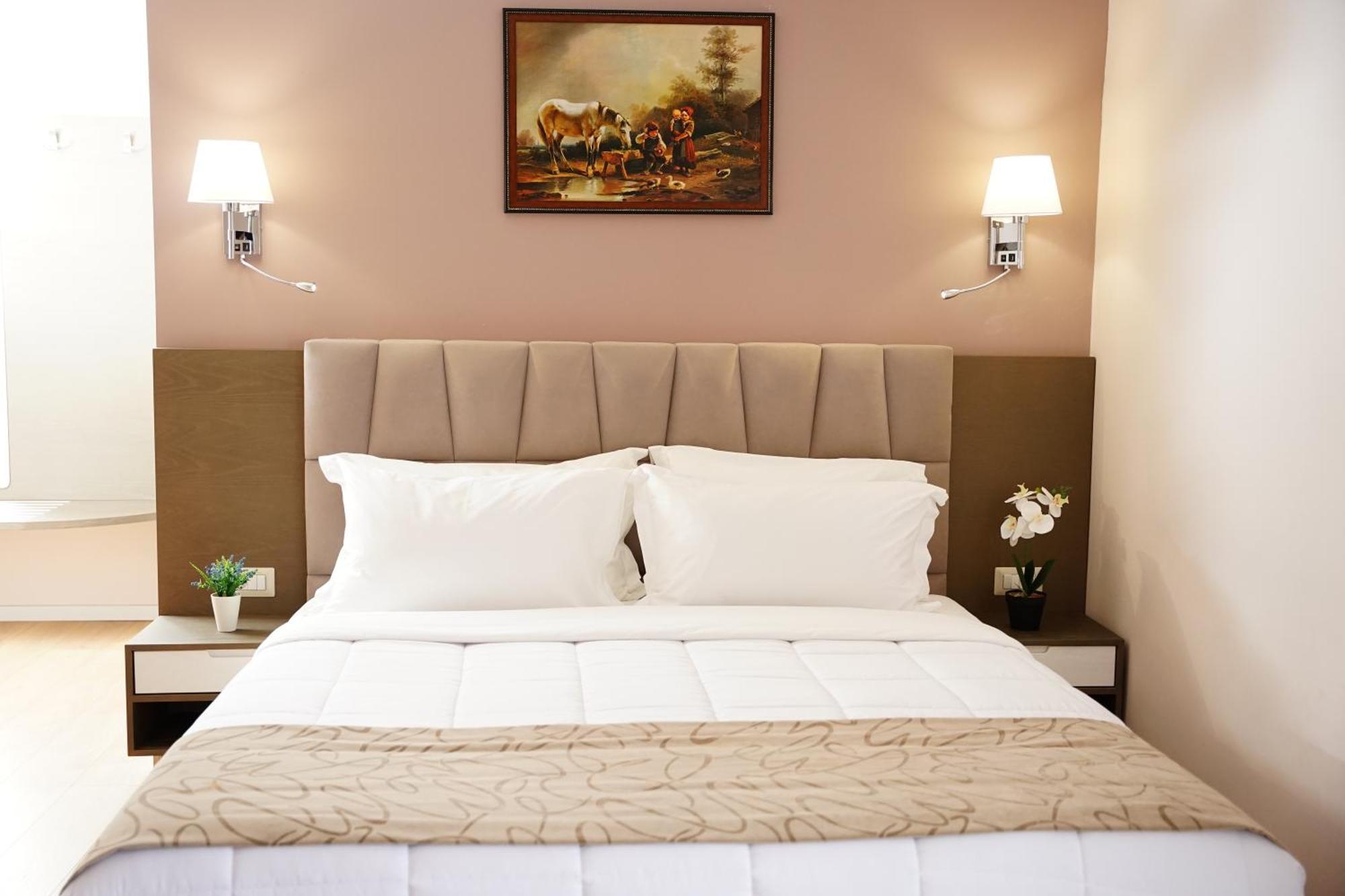 Doanesia Premium Hotel & Spa Tirana Exterior photo