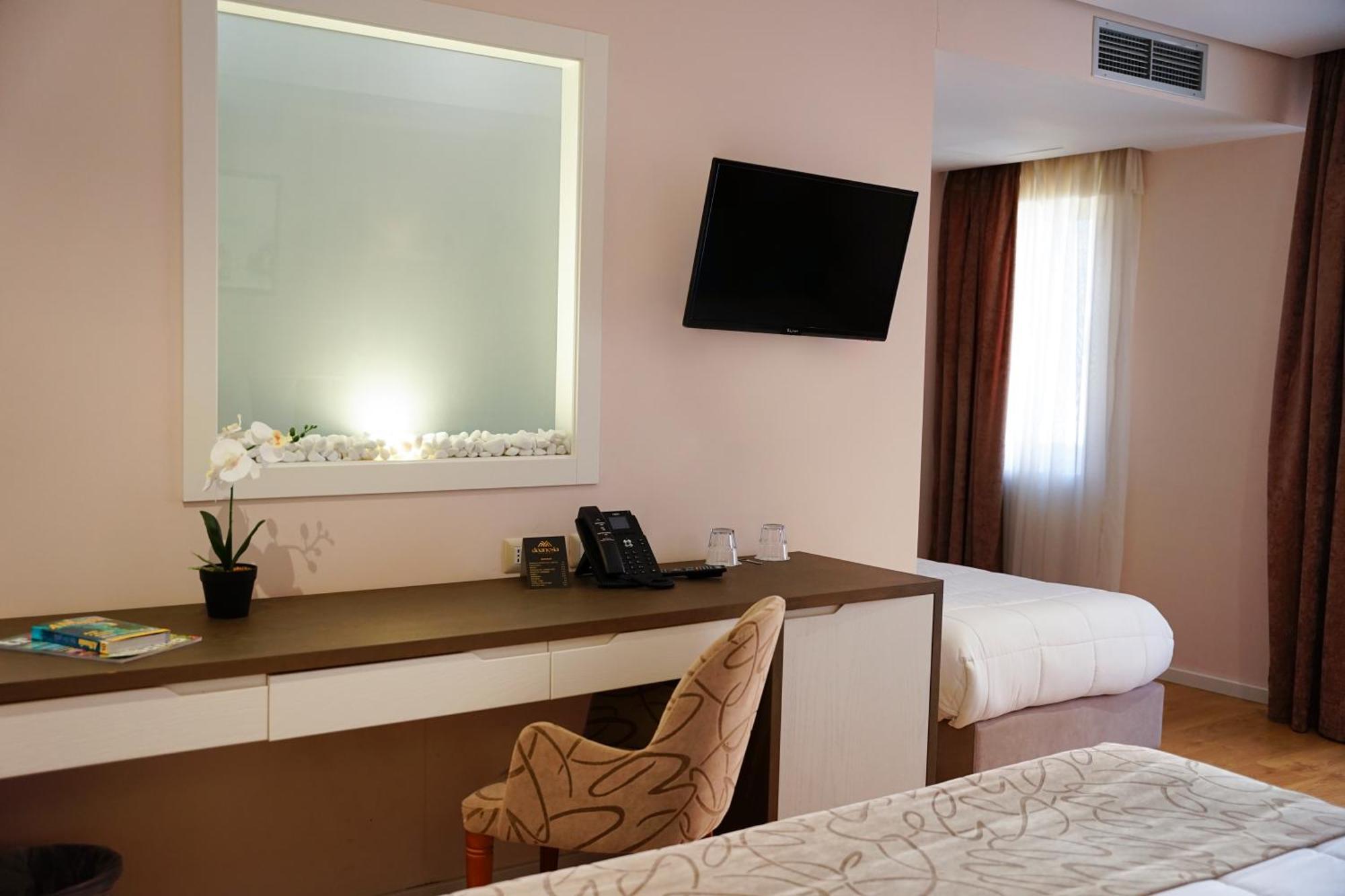 Doanesia Premium Hotel & Spa Tirana Exterior photo