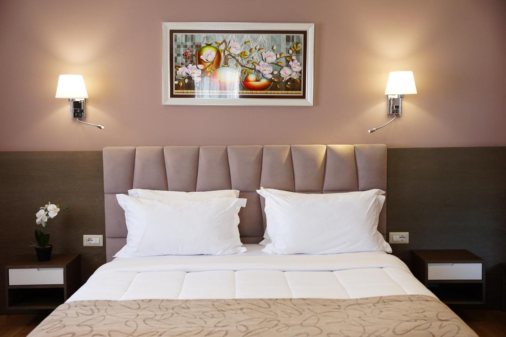 Doanesia Premium Hotel & Spa Tirana Exterior photo