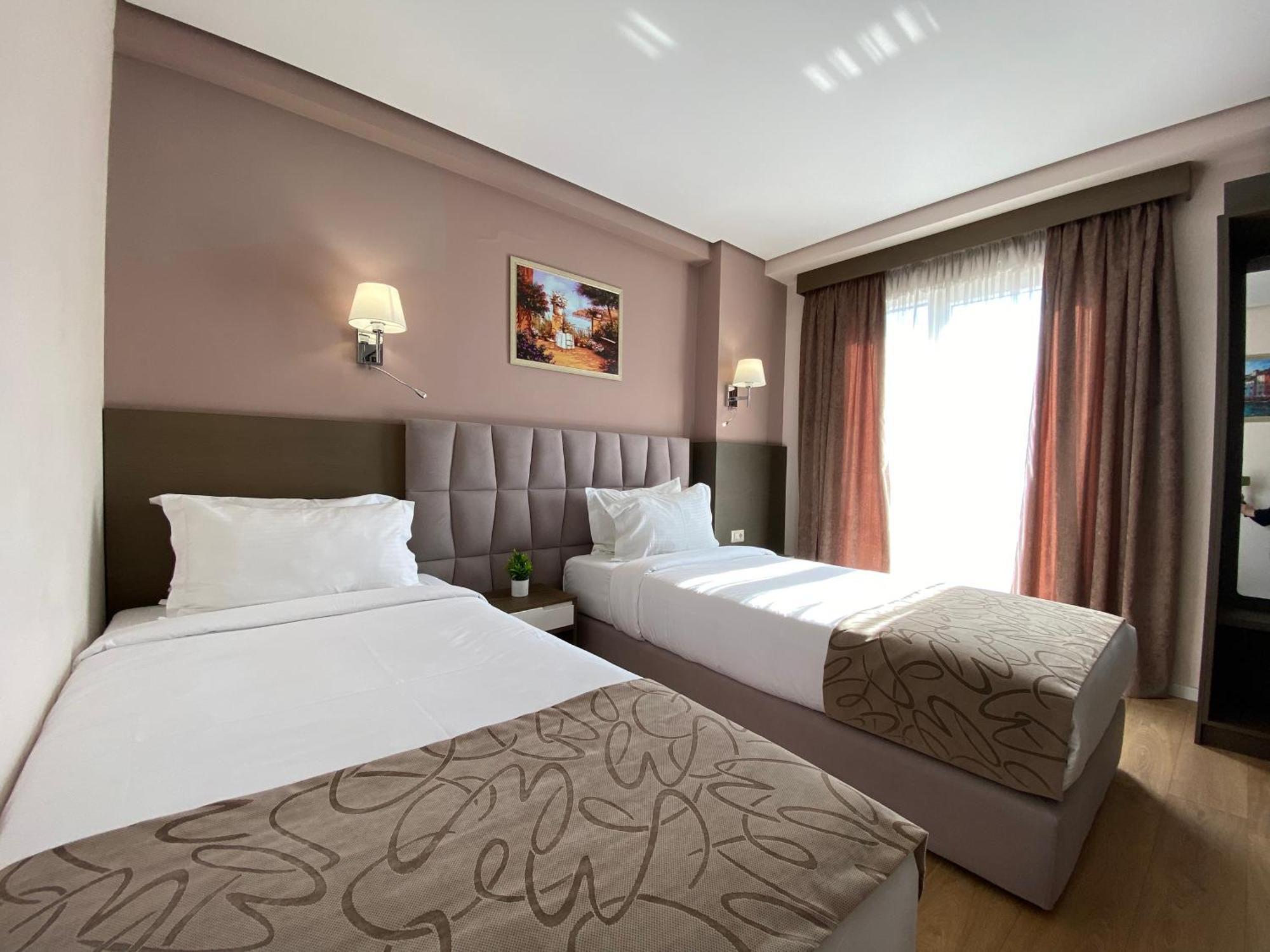 Doanesia Premium Hotel & Spa Tirana Exterior photo