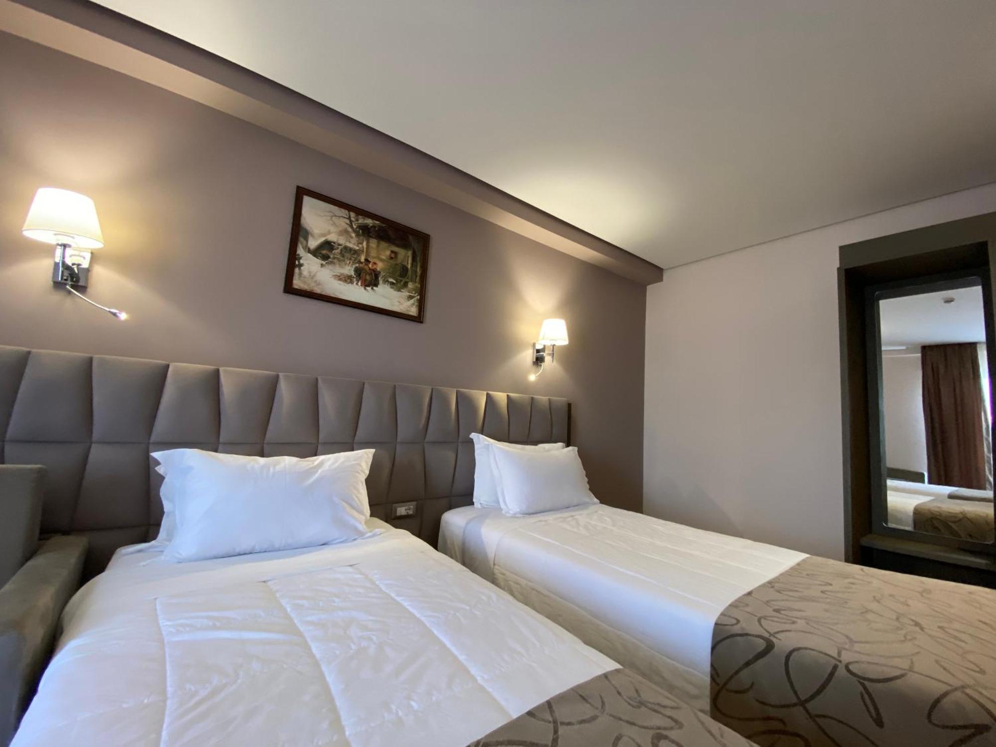 Doanesia Premium Hotel & Spa Tirana Exterior photo